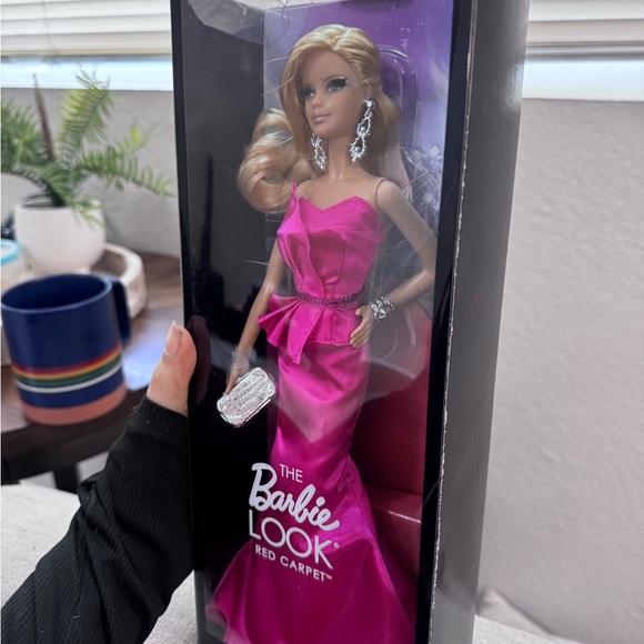 Barbie Red Carpet Doll in Vibrant Pink Dress - Picture 3 of 6